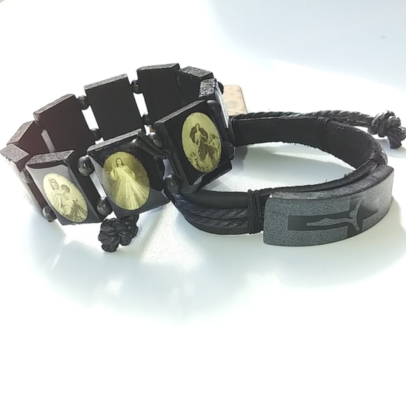 ✨BOGO FREE✨ 2 Religious bracelets Black unisex NWT - Picture 1 of 7